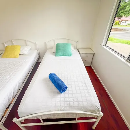 Vista Air Conditioned Dream Castle Youth Guest house *