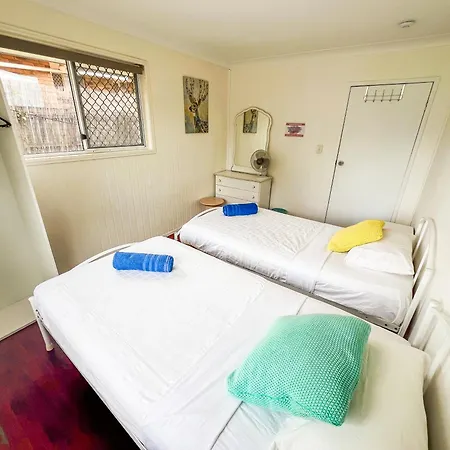 Vista Air Conditioned Dream Castle Youth Guest house