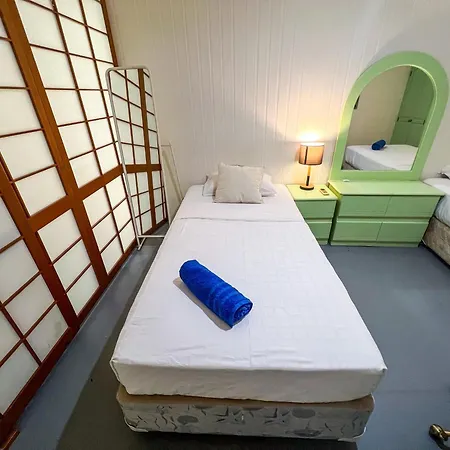 Vista Air Conditioned Dream Castle Youth Guest house Brisbane