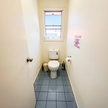 Vista Air Conditioned Dream Castle Youth Guest house
