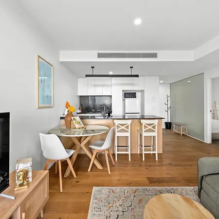 Apartment Stylish With Stunning Views, Pool, Gym & Parking Brisbane