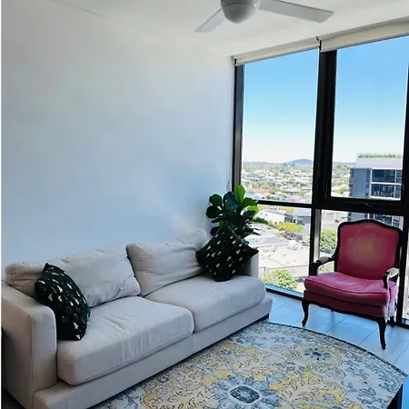 Stylish Newstead With Pool, Gym & Parking * Brisbane