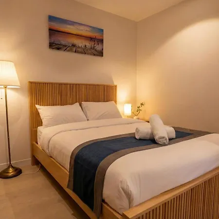 Luxury Riverfront Level 38 Queen's Wharf Tower *