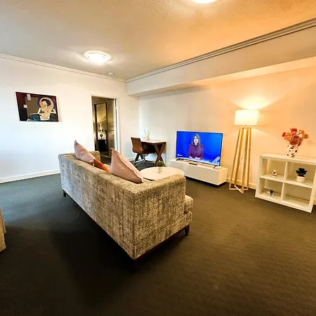 Modern 2br In Cbd | Pool | Gym | Parking Apartment Brisbane