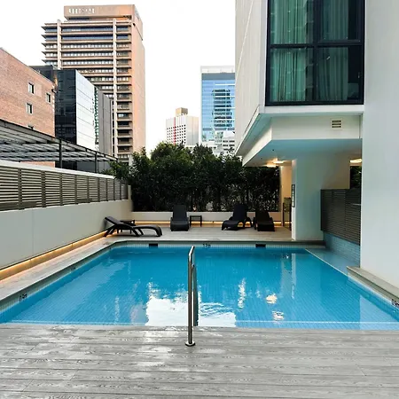 Modern 2br In Cbd | Pool | Gym | Parking Brisbane