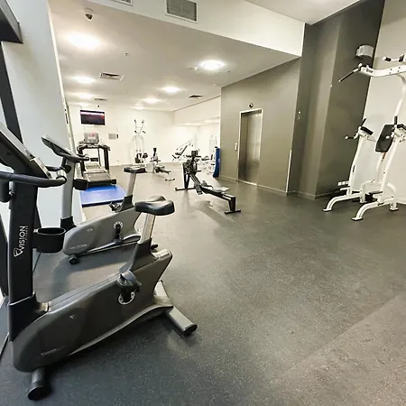 Apartment Modern 2br In Cbd | Pool | Gym | Parking *