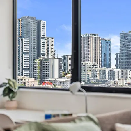 Riverview Sanctuary - Walk To Cbd & South Bank Apartment *