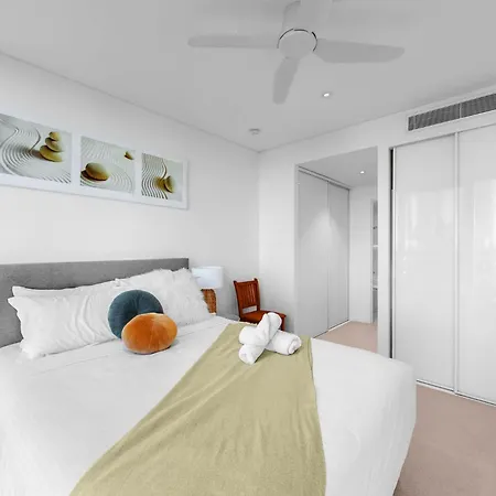 Apartment A Gallery In The Sky! Balcony, Pool And Parking At Skytower Level 33 Views In Brisbane! *