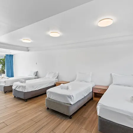 Annerley Motor 4*