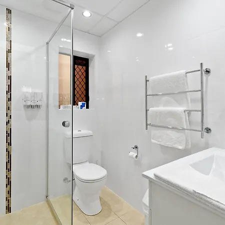 Hotel Quality Robertson Gardens 4*