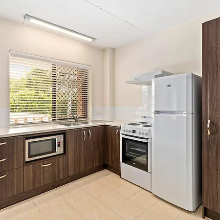 Quality Robertson Gardens 4*