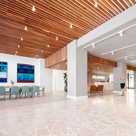 The Johnson - Art Series Hotel 4*