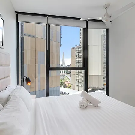 Cbd Cozy 2beds At Tallest Building With Free Parking Apartment