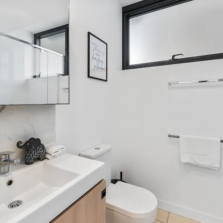 Escape House At Cultural Centre Precinct Apartment *