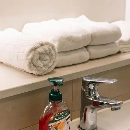 Cbd Cozy 2beds At Tallest Building With Free Parking *