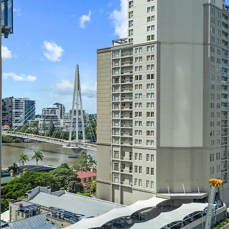 Cbd Cozy 2beds At Tallest Building With Free Parking Apartment