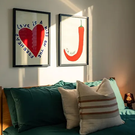 South Brisbane Unit With Parking And Pool Apartment Brisbane