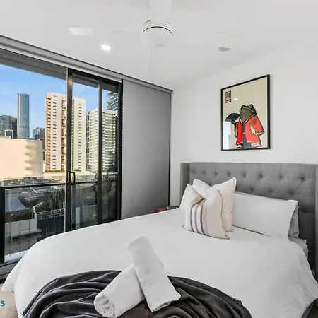 South With Pool Apartment *