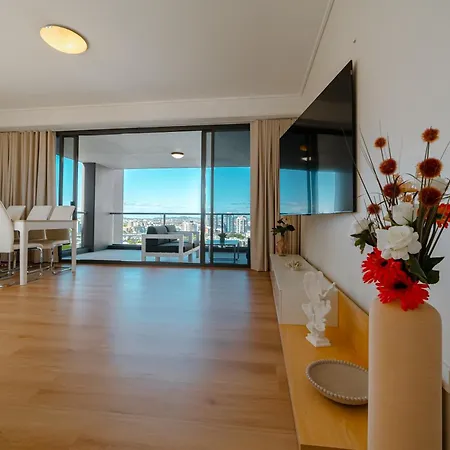 Lux 18th Floor 2br 2bath, River View, Pool, Spa, Sauna, Gym, Wifi,