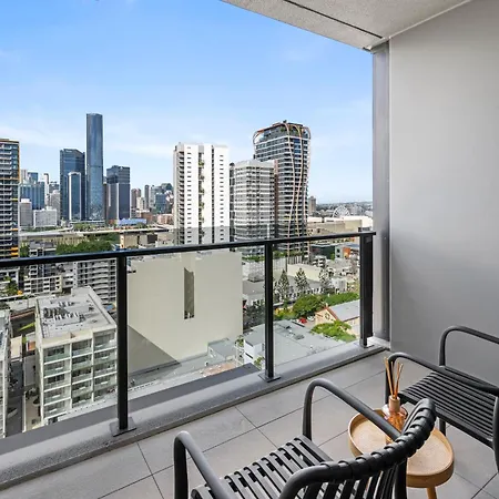 3-bed View With Free Parking *