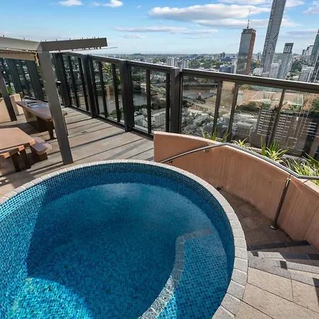 Apartment 3-bed View With Free Parking *