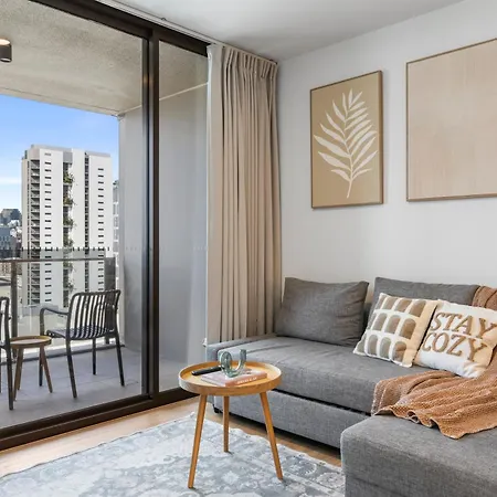 3-bed View With Free Parking Apartment *
