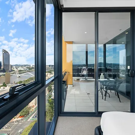 The Grand Panorama Riverside Escape With 3bd Apartment