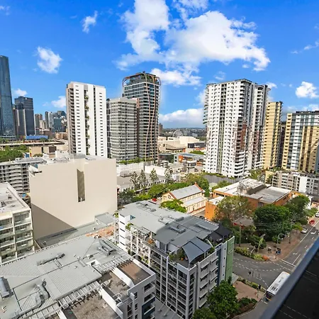 3-bed View With Free Parking Brisbane