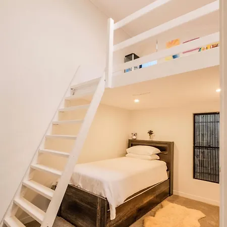 Mokum House Designer Escape With Pool Sauna Brisbane