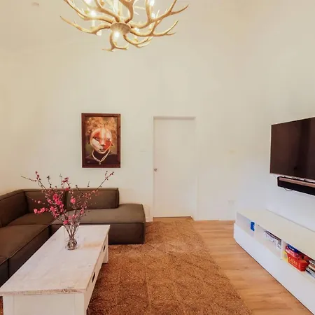 Guest house Mokum House Designer Escape With Pool Sauna Brisbane