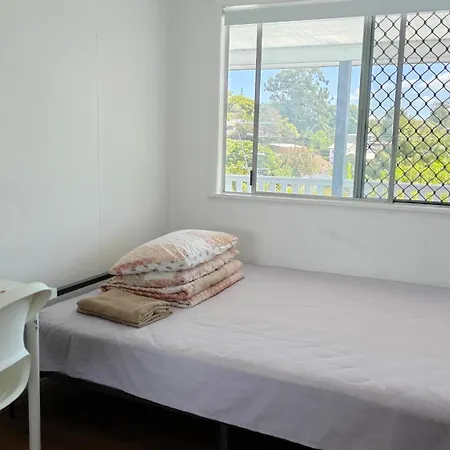 Modern Holland Park With Easy Access Homestay Brisbane