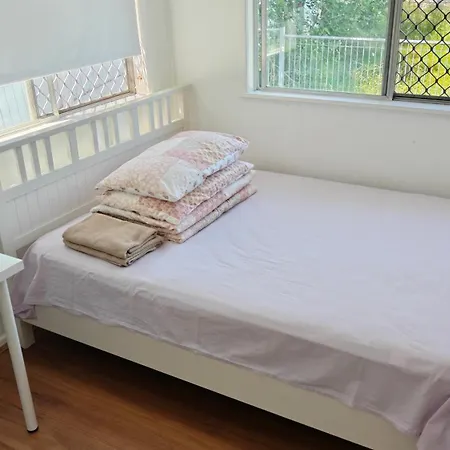 Modern Holland Park With Easy Access Homestay Brisbane