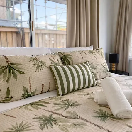 2br Chic Urban Escape In Norman Park Near Bne With Parking Holiday home *