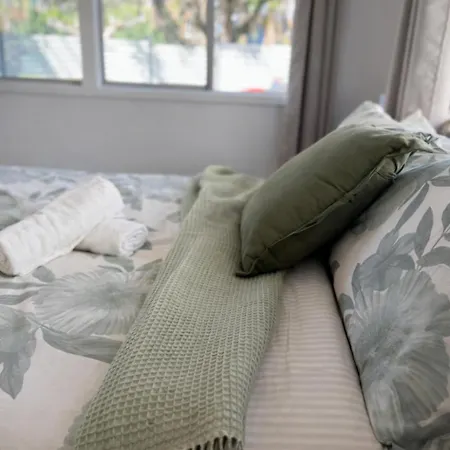 2br Chic Urban Escape In Norman Park Near Bne With Parking Brisbane