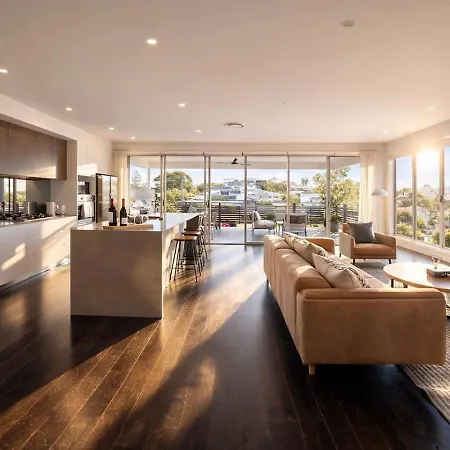 Scenic Views With Pool And Elegant 5br