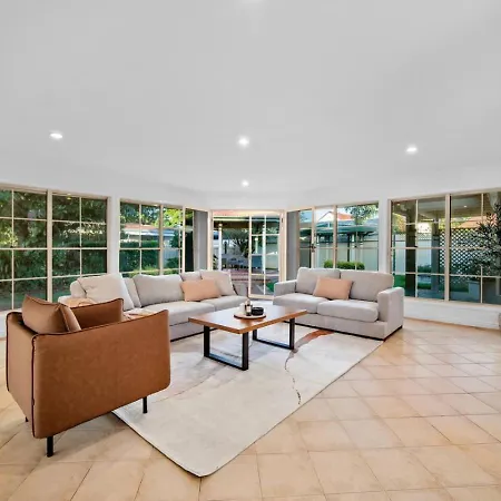 Modern 4b Family-friendly In Robertson Qld *