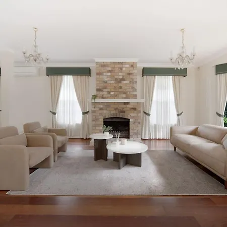 Spacious 5br Family With Pool In Robertson Holiday home