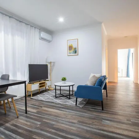 Holiday home 1br Unit Private Bathroom Kitchen And Living Area