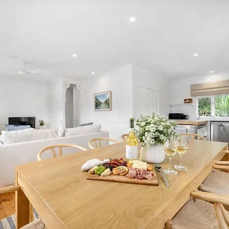 4 Bed Queenslander Views Walk To Suncorp Deck + Parking Brisbane