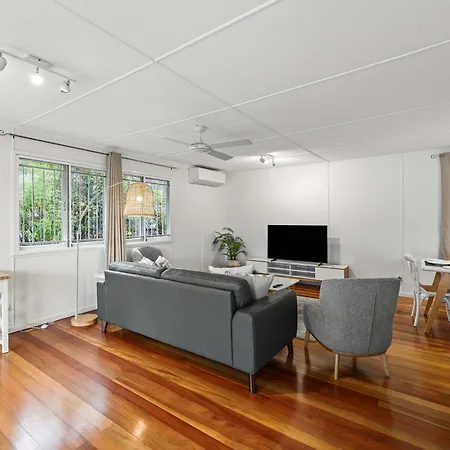 Holiday home Stylish Mid Century Close To Cbd *