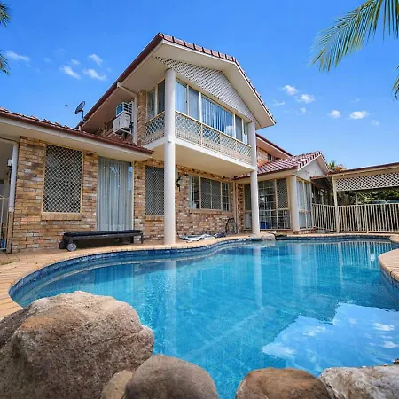 Holiday home Spacious 5br Family With Pool In Robertson *