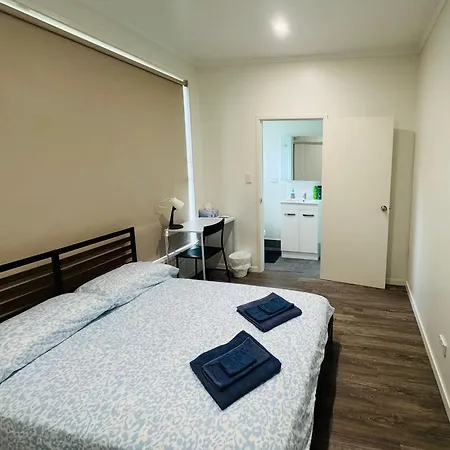 Homestay Stayeazy *