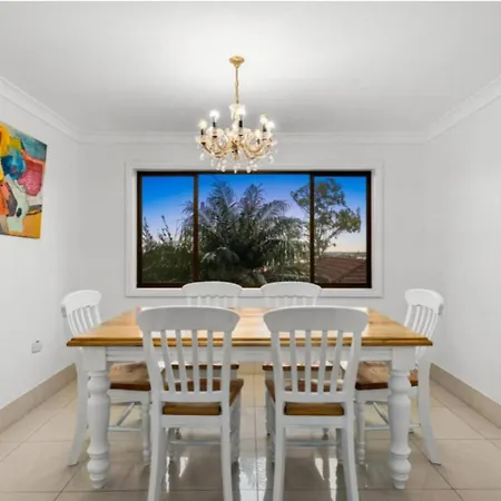 Spacious 5br Family In Upper Mount Gravatt Holiday home Brisbane