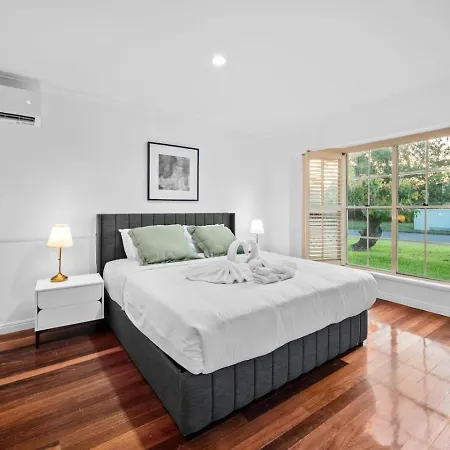 Modern 4b Family-friendly In Robertson Qld Brisbane