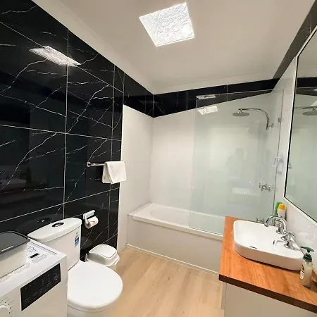 3br Family Walk To Waterfront & Wading Pool *