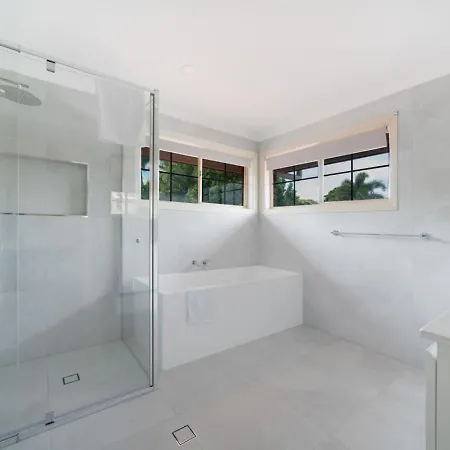 Holiday home Spacious 5br Family With Pool In Robertson Brisbane