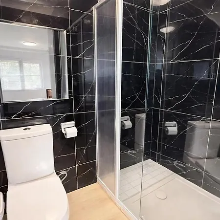 3br Family Walk To Waterfront & Wading Pool