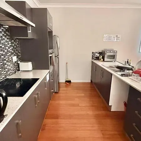 Guest house 14c Breeze Ensuite In Coopers Plains Brisbane