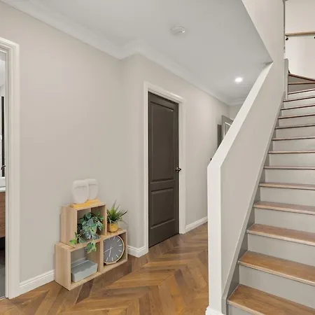 Cozy Retreat With Ac Entire Place Holiday home Brisbane