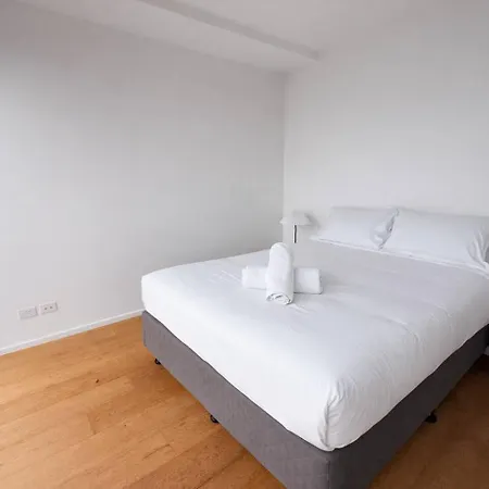 Holiday home 2br West End Hideaway With Views And Parking *